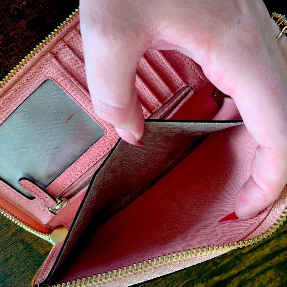 Michael Kors Wallet - Picture 4 of 6
